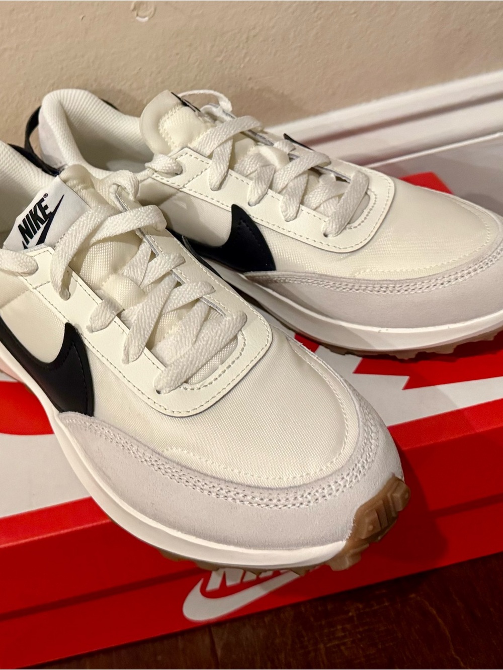 Nike waffle debut sail/black gum 7 NIB - Picture 4 of 5